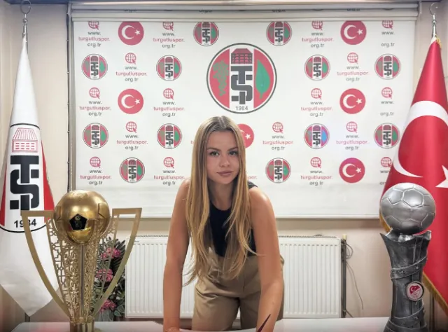 22 Yaşında Teknik Direktör Olan Zeynep Mestan Kimdir? Turgutluspor'dan Tarihi İmza