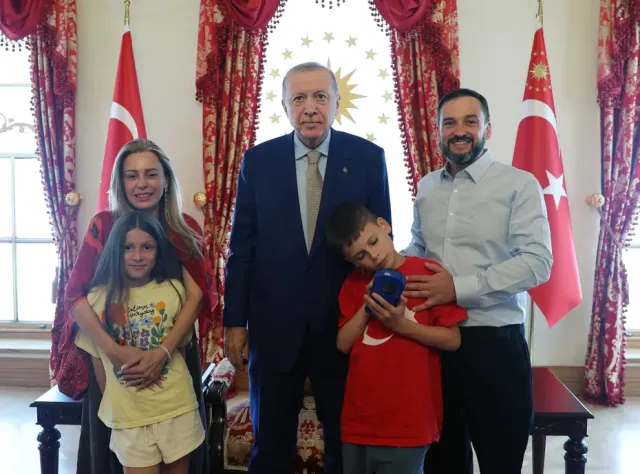 Cumhurbaşkanı Erdoğan, Cake Not Hate Kampanyasının Temsilcisi Joshua Harris ile Görüştü