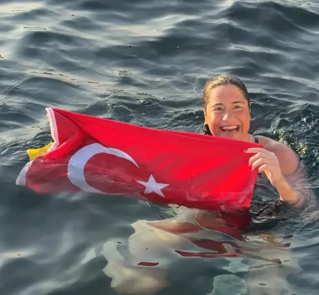 Aysu Türkoğlu'ndan Tarihi Başarı: Tsugaru Kanalı'nı Yüzerek Geçti