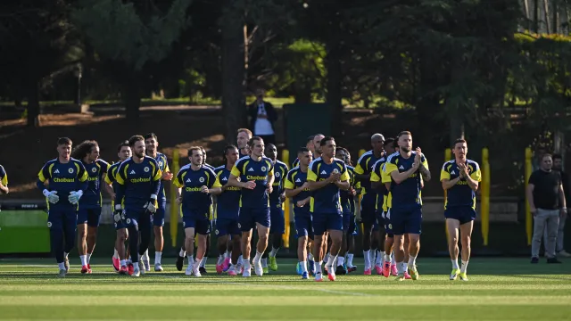 Fenerbahçe, Sturm Graz Maçına Hazır: Aziz Yıldırım İdmanı Yerinde Takip Etti