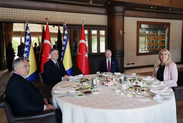 Cumhurbaşkanı Erdoğan'ın Antalya'daki Diplomasi Mesaisi Hız Kesmiyor