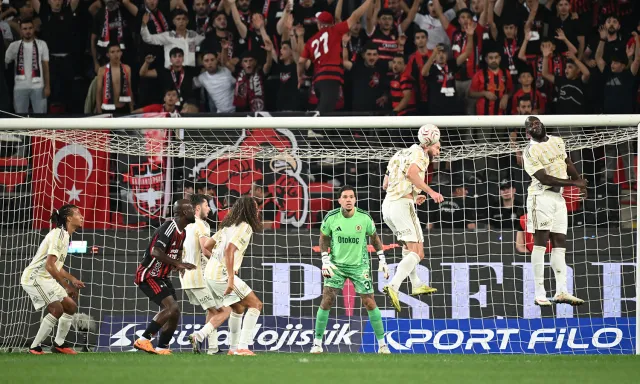 "İsmail Kartal, Talisca'nın gönderilmesinin bedelini ödedi" | Spor yazarlarından Fenerbahçe yorumu