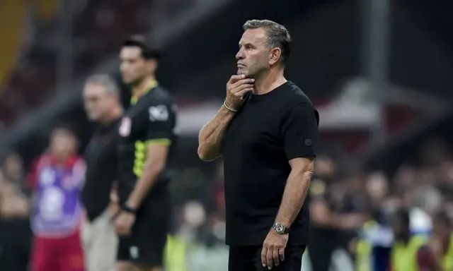 Okan Buruk'tan Taraftara Net Mesaj: Transferler Gelecek