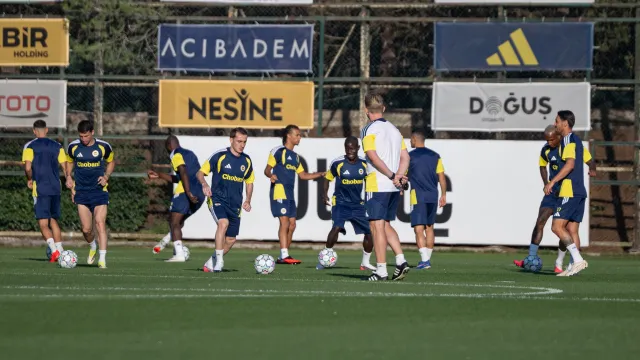 Fenerbahçe Lyon Maçına Hazır: 4 Futbolcu Antrenmanda Yer Almadı