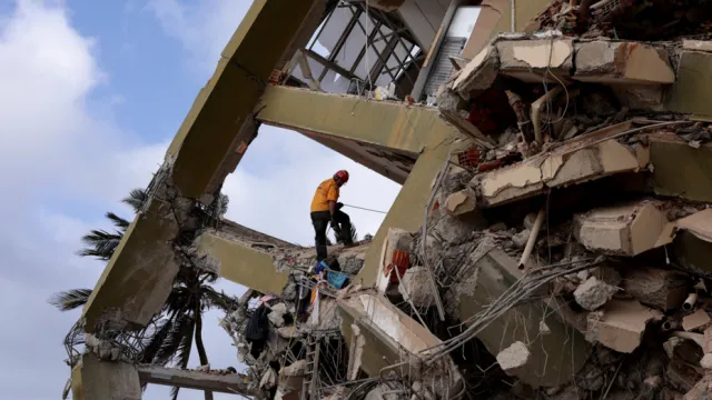 Venezuela'da Deprem Felaketi: Enkaz Başında Umut Nöbeti Sürüyor
