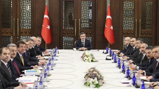 Ekonomi Yönetiminden Kritik Toplantı: Piyasalar İçin Yeni Tedbirler Yolda