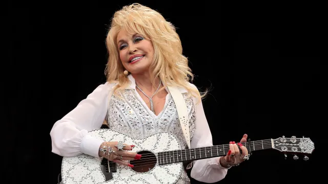 Country Müziğin Efsanesi Dolly Parton 80 Yaşında Hayatını Kaybetti