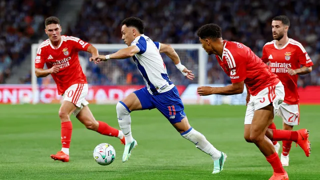 Porto'yu Benfica da durduramadı! 4 gollü derbide seri devam etti