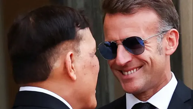 Sosyal Medyada Macron ve Tayland Kralı Krizi: Fotoğrafın Sırrı Çözüldü