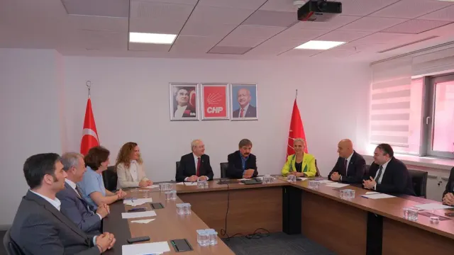 CHP'de Kritik Karar: Özgür Özel Dönemindeki İhraçlar İptal Edildi