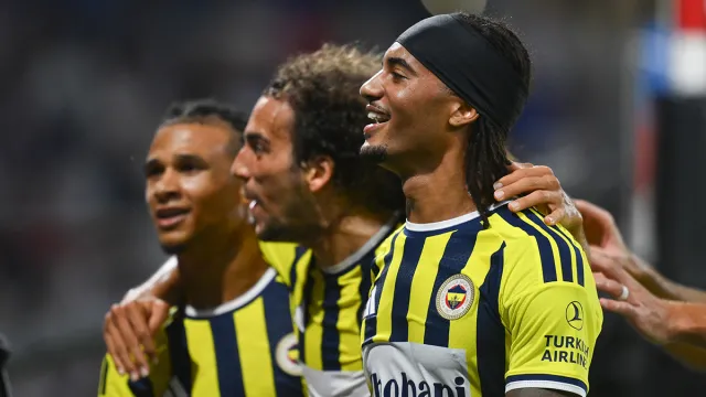 Fransa'da Tarih Yazan Fenerbahçe İstanbul'a Döndü