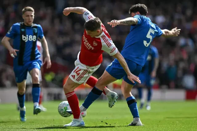 Avrupa Liglerinde Şampiyonluk Yarışı Kızıştı: Arsenal'in Kaybı City'yi Umutlandırdı