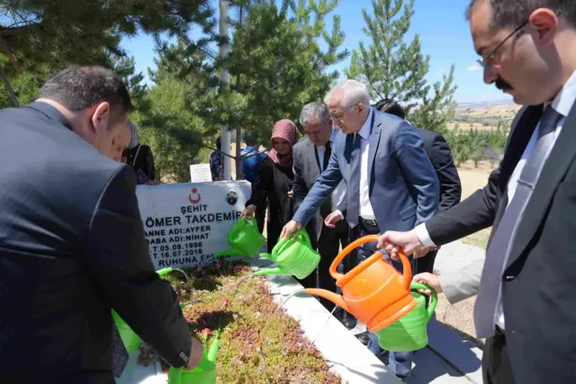 15 Temmuz Şehidi Ömer Takdemir Kabri Başında Dualarla Anıldı