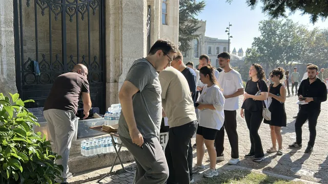 İstanbul'da KPSS Heyecanı Başladı: Milyonlarca Aday Ter Döküyor