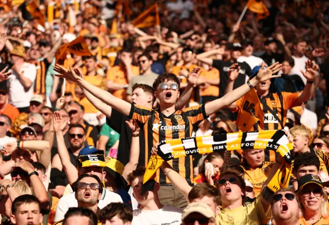 Acun Ilıcalı Hull City Taraftarını Türkiye'de Ağırlıyor: Şampiyonluk Tatili Antalya'da