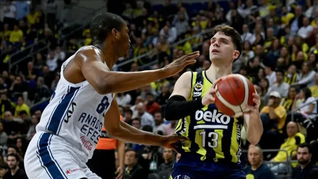 Anadolu Efes - Fenerbahçe Beko Derbisi: Basketbol Süper Ligi'nde Dev Randevu