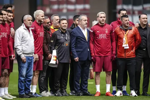 Galatasaray'da Büyük Destek: Taraftara Açık İdman ve Şampiyonluk Mesajı