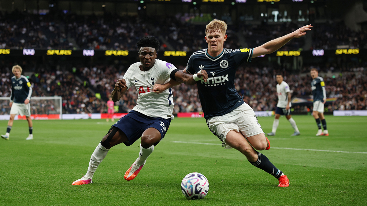 Tottenham'a Evinde Şok Darbe: Premier Lig'de Kötü Gidişat Devam Ediyor