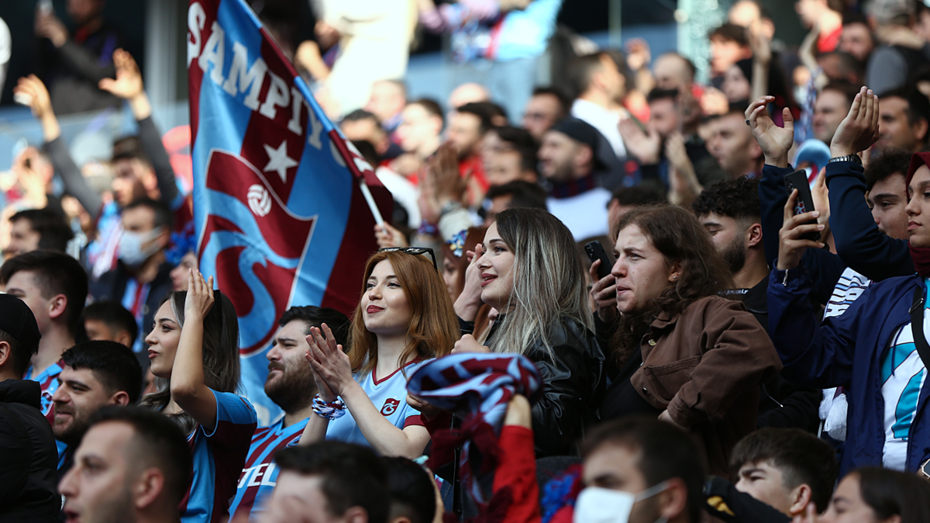 Trabzonspor'da Yeni Sezon Kararı: Bilet Fiyatları Sabitlendi