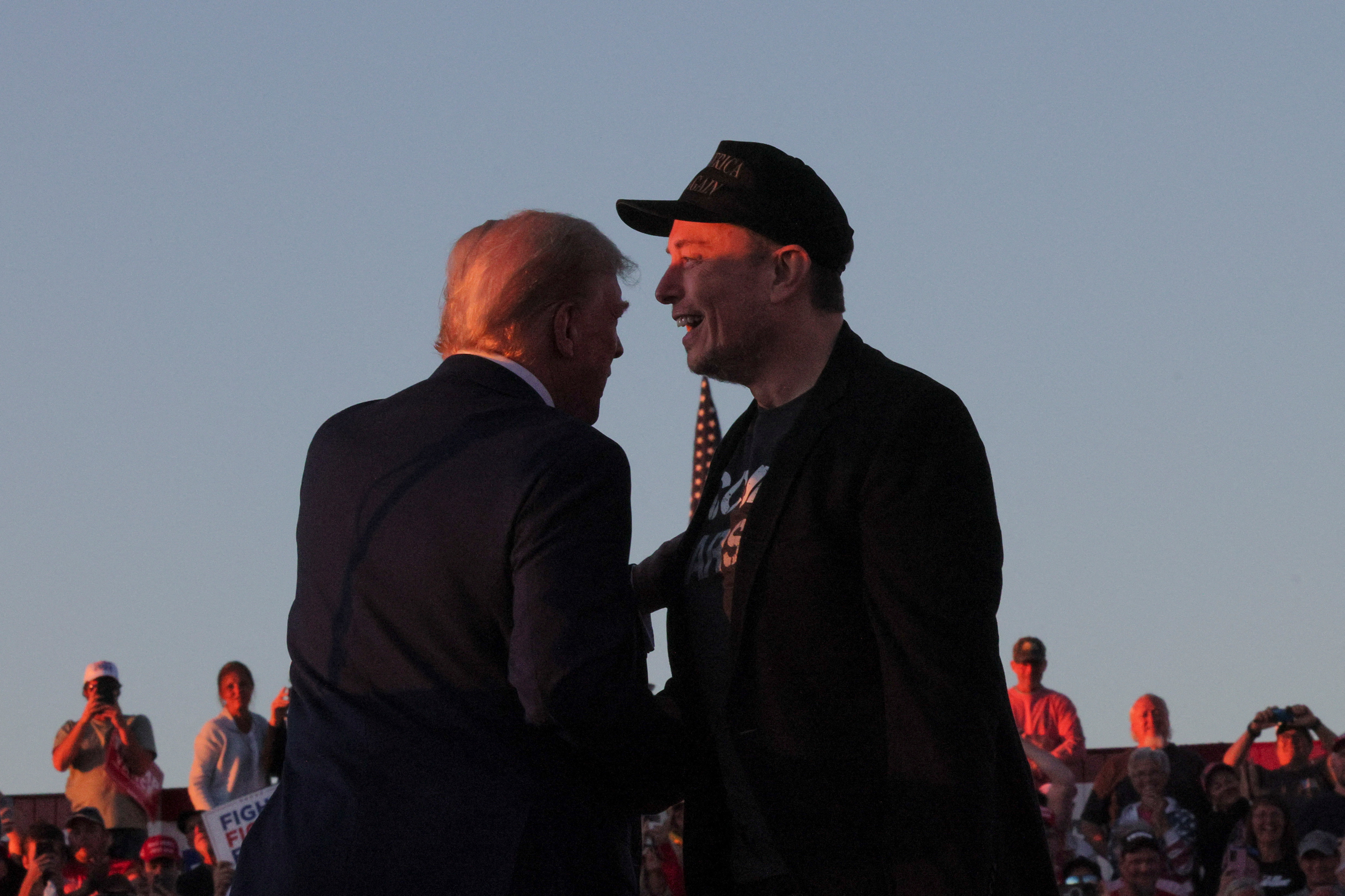 Trump ve Musk Kritik Eyaletlerdeki Seçim Yarışına Milyonlar Akıtıyor
