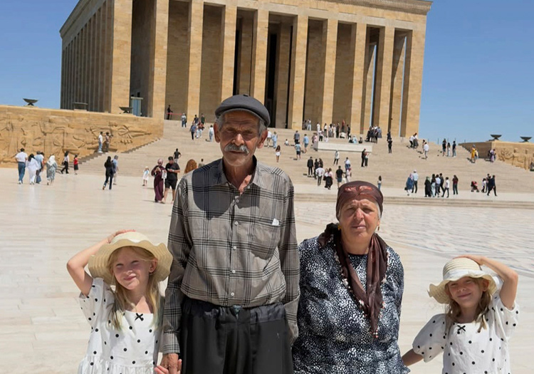 Türkiye Bu Aileyi Konuşuyor: 34 Yıl Sonra Gelen Mucize ve Anıtkabir Ziyareti