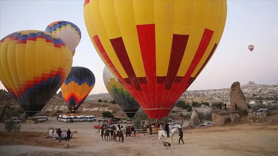 Türkiye'de Sıcak Hava Balonu Turizmi Zirveye Ulaştı: 308 Bin Yolcu Gökyüzüyle Buluştu