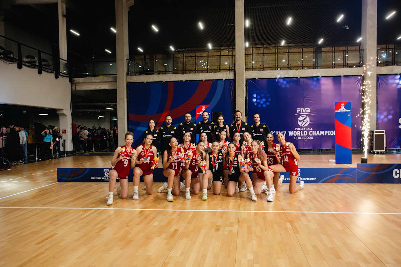 U17 Kadın Milli Voleybol Takımı Dünya İkincisi Oldu
