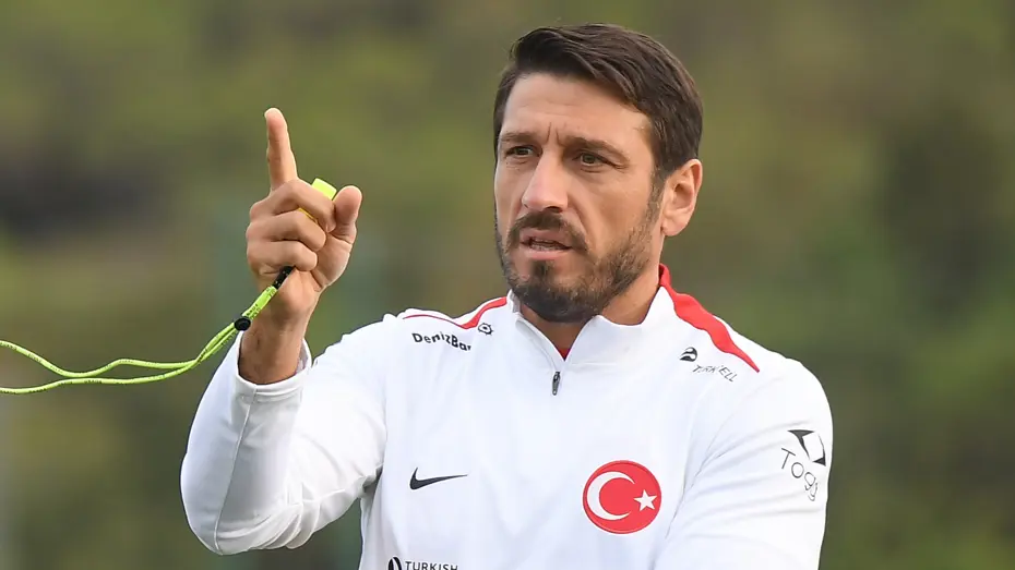 U21 Milli Takımı Teknik Direktörü Egemen Korkmaz'dan Korkutan Haber: Hastaneye Kaldırıldı
