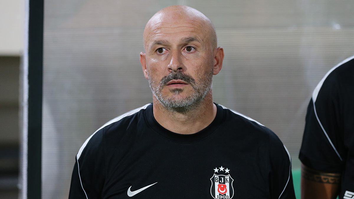 Vincenzo Italiano'dan Maç Sonrası Çarpıcı Açıklamalar: Trossard'ın Pozisyonu ve Bitiricilik Vurgusu