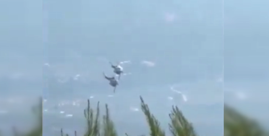 Yunanistan'da Facia: Yangın Söndürme Helikopterleri Havada Çarpıştı